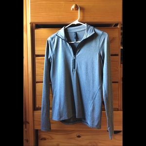 Collared gray quarter zip up